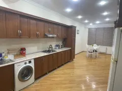 Kirayə 3 otaqlı Mənzil 150 m² Nəsimi r. – şəkil 10