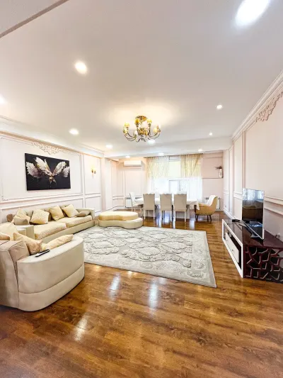 Kirayə 4 otaqlı Mənzil 350 m² Nəsimi r. 28 May m.