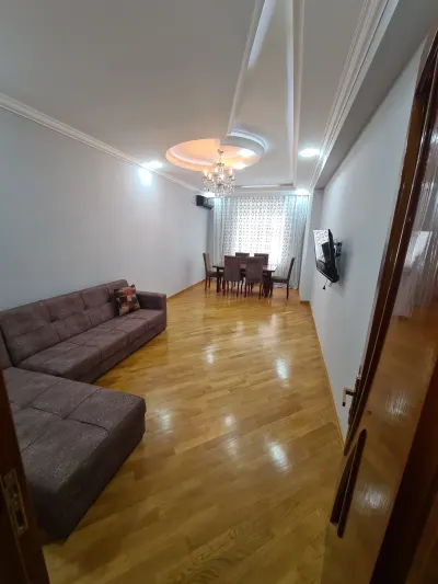 Kirayə 2 otaqlı Mənzil 90 m² Nəsimi r.