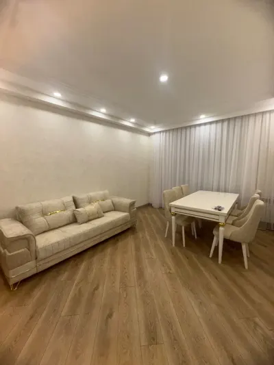 Kirayə 2 otaqlı Mənzil 70 m² Binəqədi r.