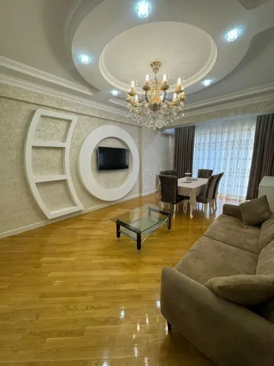 Kirayə 2 otaqlı Mənzil 80 m² Xətai r. Şah İsmayıl Xətai m.