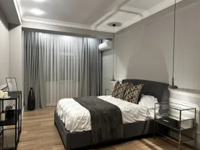 Kirayə 3 otaqlı Mənzil 130 m² Səbail r. Badamdar q.
