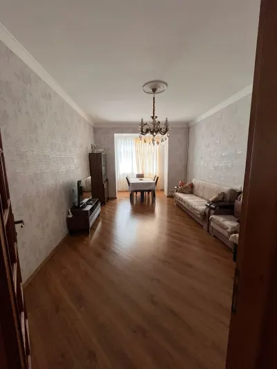 Elmər metrosu 207000 azn Satılır.