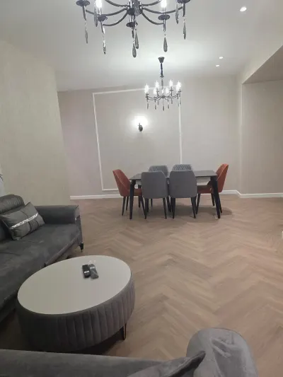 Kirayə 3 otaqlı Mənzil 146 m² Bakı