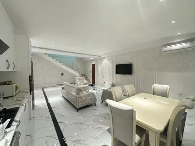 Kirayə 5 otaqlı Mənzil 245 m² Nəsimi r.