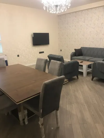 Kirayə 3 otaqlı Mənzil 100 m² Xətai r. Şah İsmayıl Xətai m.
