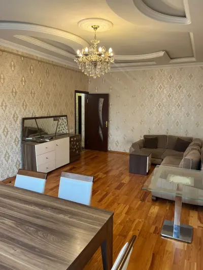 Kirayə 3 otaqlı Mənzil 105 m² Xətai r. Şah İsmayıl Xətai m.