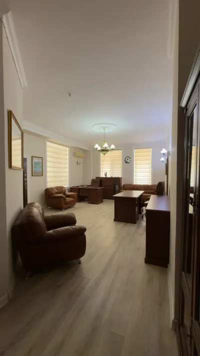 Kirayə 3 otaqlı Ofis 90 m² Yasamal r. Nizami m.