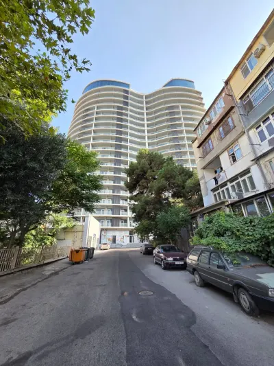 Satılır 2 otaqlı Mənzil 106 m² Yasamal r. Nizami m.