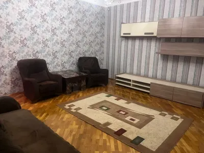 Kirayə 3 otaqlı Mənzil 80 m² Xətai r. Əhmədli m.
