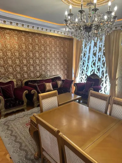 Kirayə 3 otaqlı Mənzil 130 m² Nərimanov r. Nərimanov m.