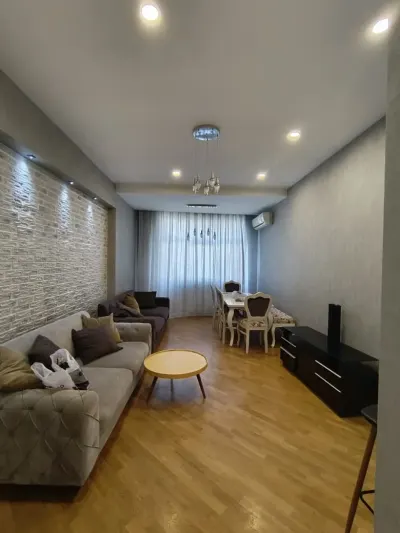 Kirayə 3 otaqlı Mənzil 95 m² Nizami r. Neftçilər m.