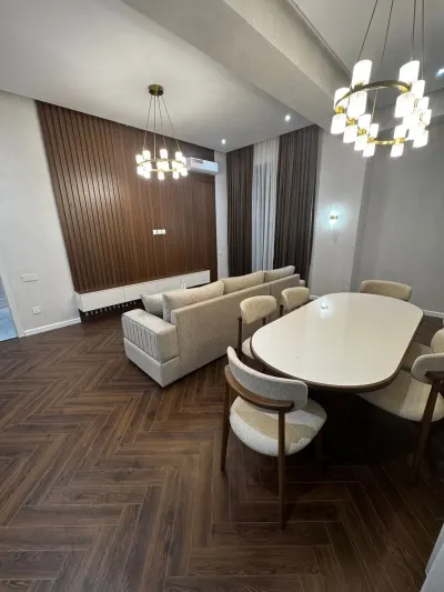 Kirayə 3 otaqlı Mənzil 130 m² Nəsimi r.