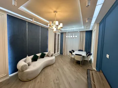 Kirayə 2 otaqlı Mənzil 95 m² Xətai r.