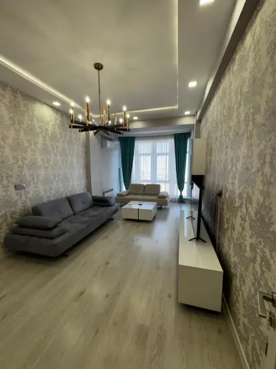 Kirayə 2 otaqlı Mənzil 100 m² Xətai r. Şah İsmayıl Xətai m.