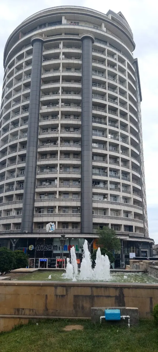 Satılır 3 otaqlı Mənzil 145 m² Yasamal r. Nizami m.
