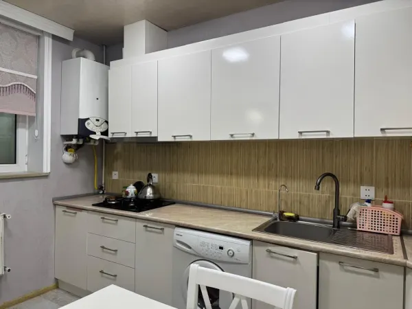Kirayə 3 otaqlı Mənzil 95 m² Nərimanov r. Nərimanov m.