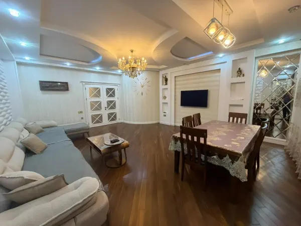 Kirayə 4 otaqlı Mənzil 195 m² Xətai r. Şah İsmayıl Xətai m.