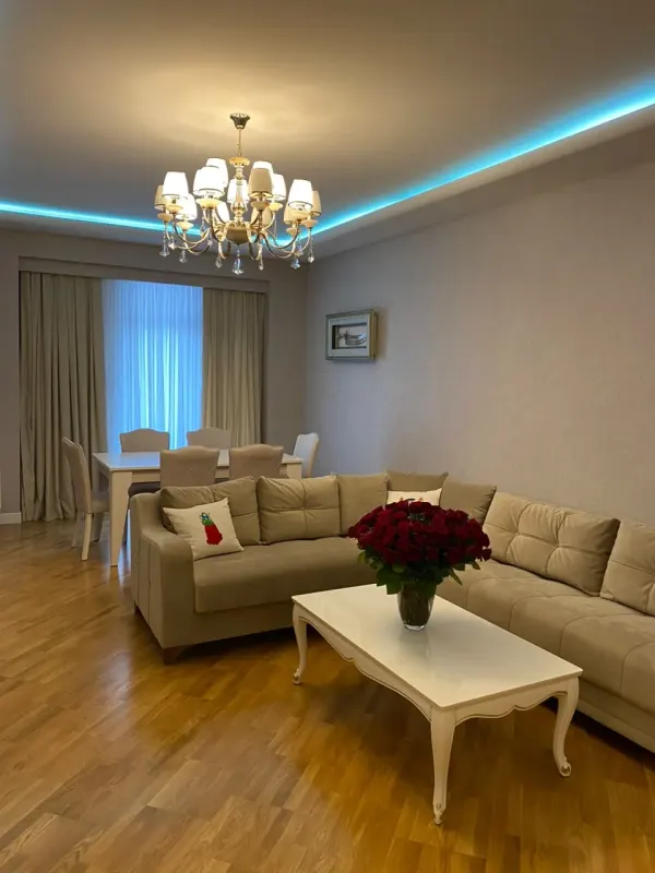 Kirayə 2 otaqlı Mənzil 103 m² Nəsimi r. 8 Noyabr m.