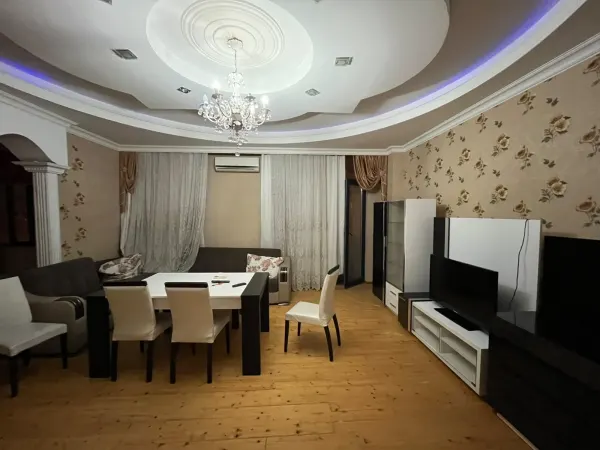 Kirayə 3 otaqlı Mənzil 130 m² Yasamal r.