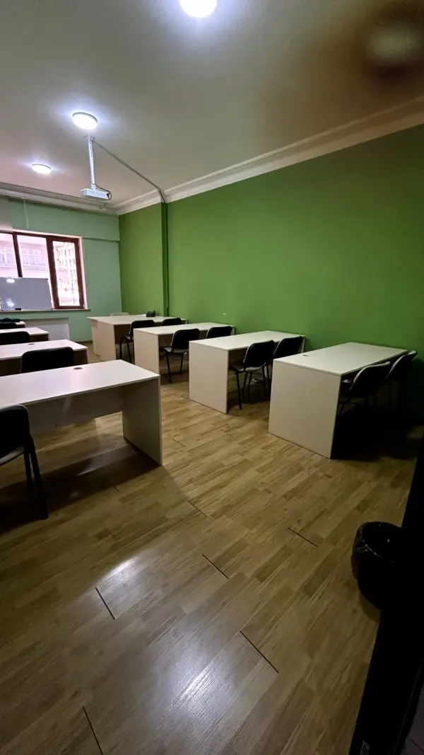 Kirayə 10 otaqlı Ofis 635 m² Nəsimi r.