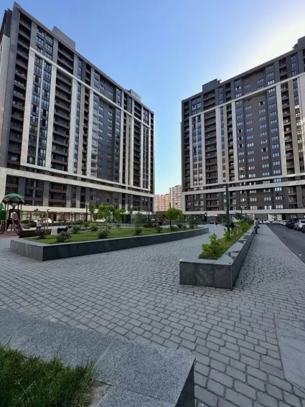 Satılık 3 odalı Daire 130 m² ağ şəhər