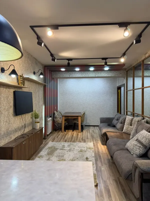 Kirayə 3 otaqlı Mənzil 85 m² Yasamal r. Yeni Yasamal q. İnşaatçılar m.