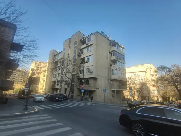 Продаётся 3-комнатная Квартира 60 m² Səbail р-н İçərişəhər м.