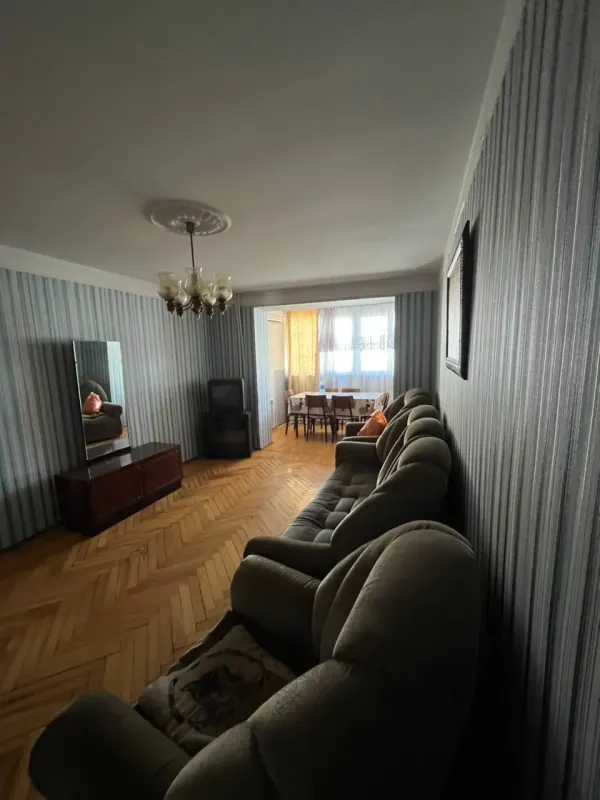 Kirayə 3 otaqlı Mənzil 105 m² Yasamal r.