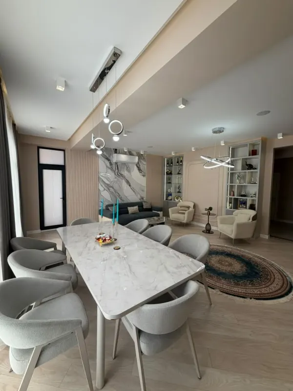 Kirayə 4 otaqlı Mənzil 160 m² Nərimanov r.
