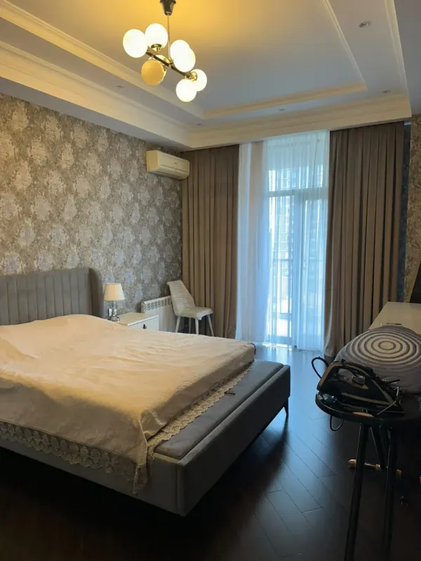 Kirayə 3 otaqlı Mənzil 160 m² Nərimanov r.