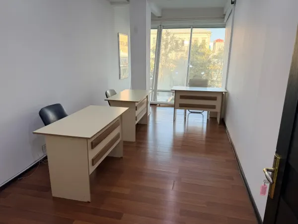 Kirayə 1 otaqlı Ofis 18 m² Nəsimi r.