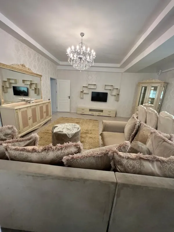 Kirayə 3 otaqlı Mənzil 140 m² Nərimanov r.