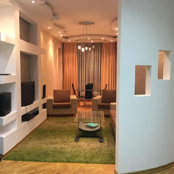 Kirayə 2 otaqlı Mənzil 70 m² Nəsimi r.