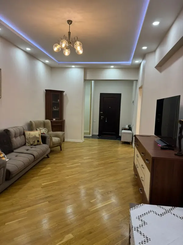 Kirayə 2 otaqlı Mənzil 85 m² Nəsimi r. 28 May m.