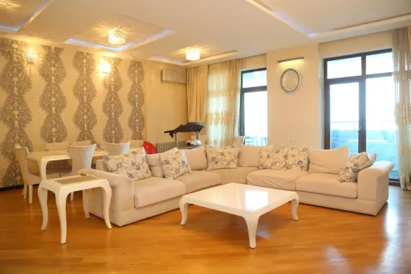 Kirayə 4 otaqlı Mənzil 270 m² Nəsimi r.