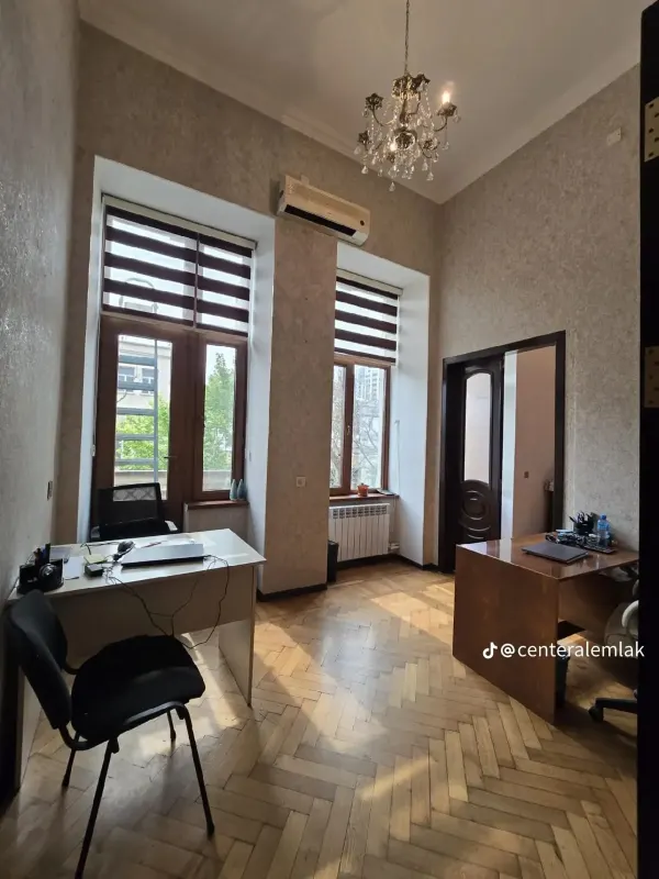 Kirayə 5 otaqlı Ofis 150 m² Yasamal r. Nəsimi m.
