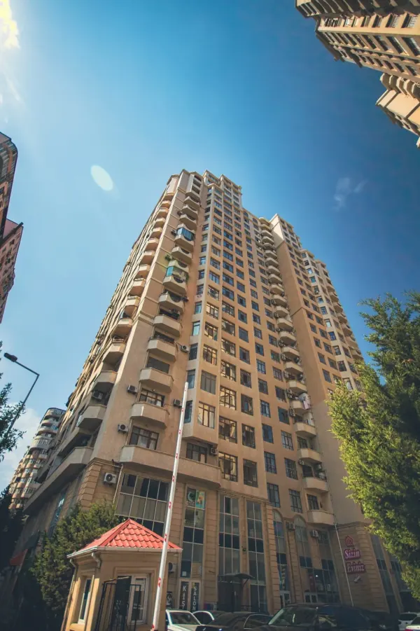 Kirayə 3 otaqlı Mənzil 135 m² Yasamal r.