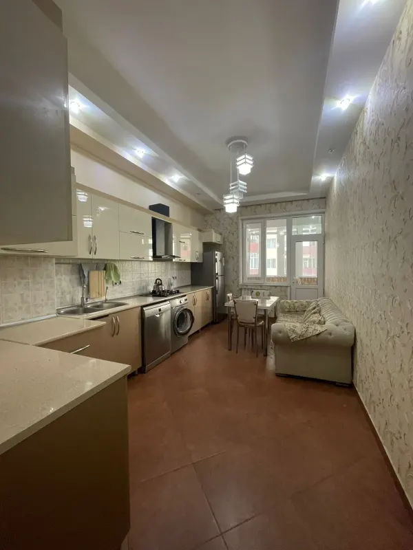Kirayə 3 otaqlı Mənzil 114 m² Nizami r. 8-ci kilometr q. Neftçilər m.