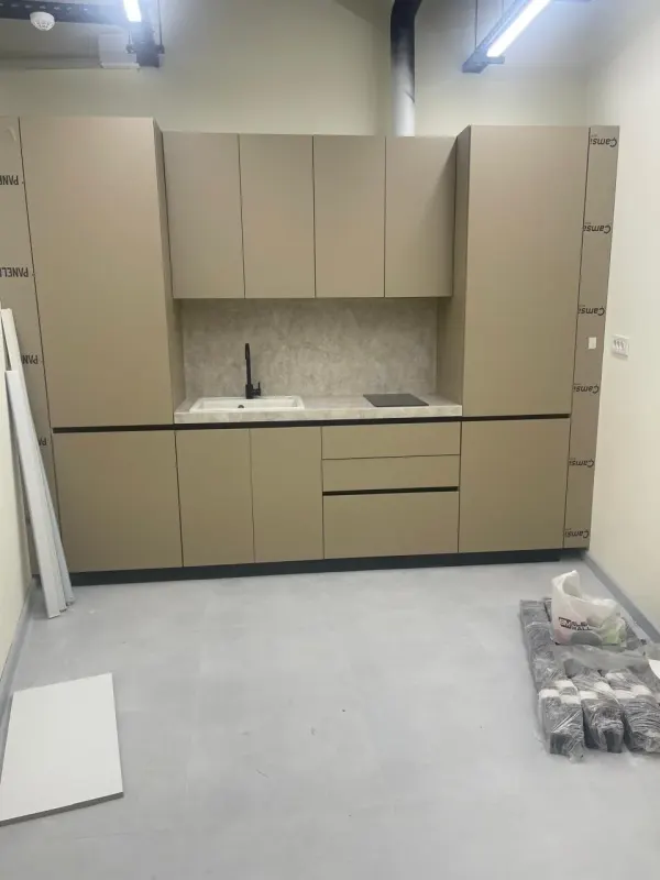 İcarəyə verilir 4 otaqlı ofis 200 m