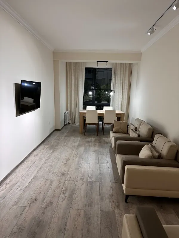 Kirayə 2 otaqlı Mənzil 60 m² Xətai r.