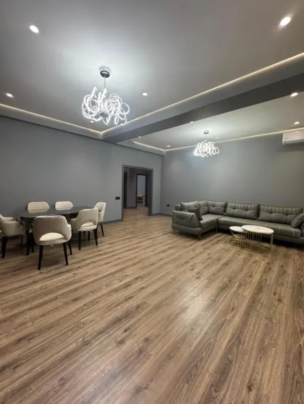 Kirayə 3 otaqlı Mənzil 140 m² Xətai r.