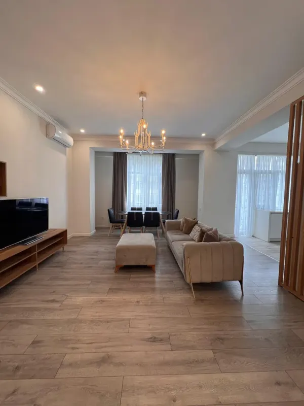 Kirayə 3 otaqlı Mənzil 96 m² Yasamal r. Elmlər Akademiyası m.
