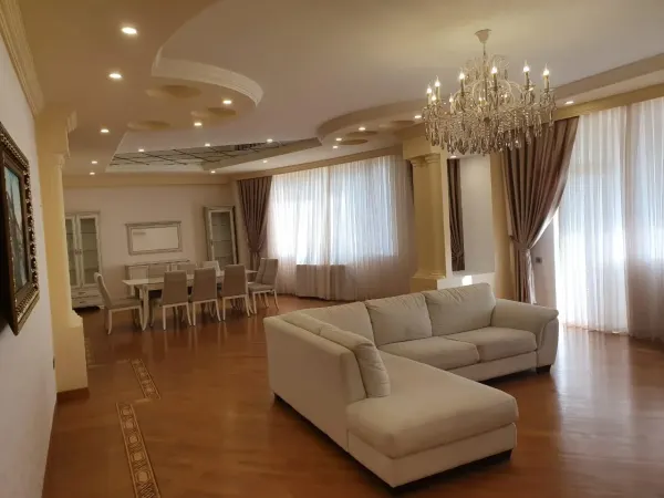 Kirayə 3 otaqlı Mənzil 280 m² Yasamal r. Nizami m.