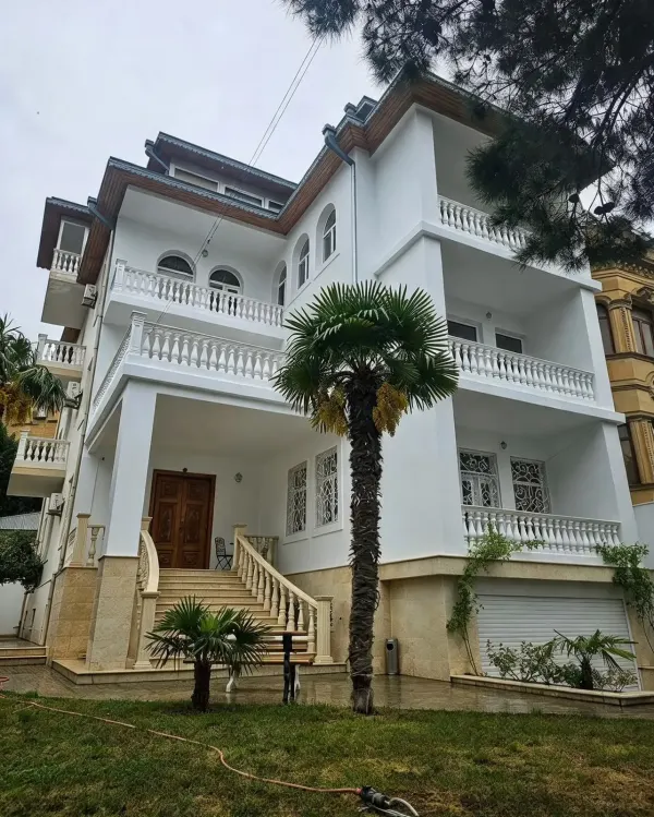 Kirayə 9 otaqlı Həyət evi / Bağ evi 700 m² Nəsimi r.