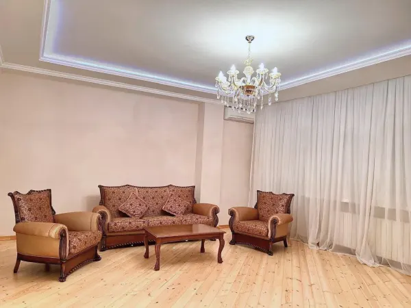 Kirayə 2 otaqlı Mənzil 110 m² Xətai r. Şah İsmayıl Xətai m.