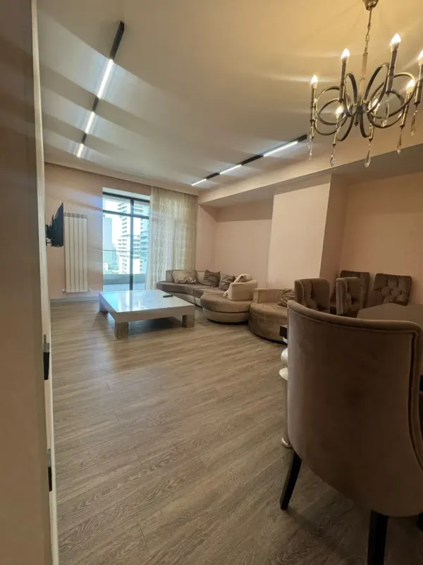 Kirayə 4 otaqlı Mənzil 178 m² Yasamal r.