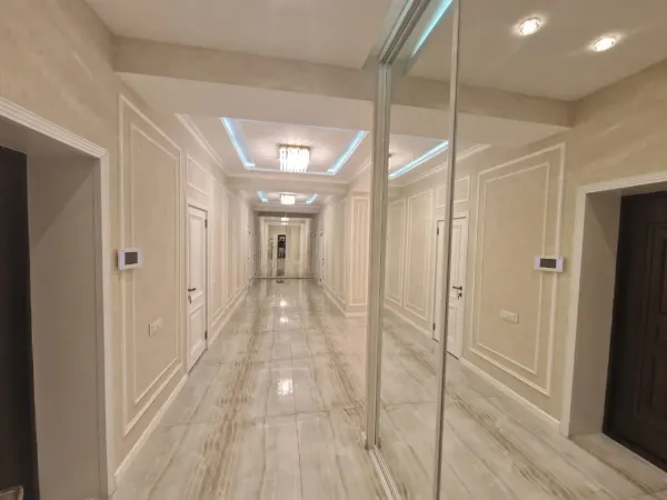 Kirayə 5 otaqlı Mənzil 200 m² Xətai r.