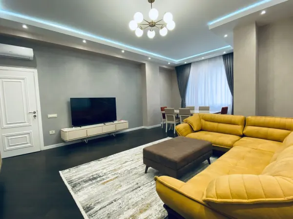 Kirayə 3 otaqlı Mənzil 120 m² Yasamal r. Nizami m.