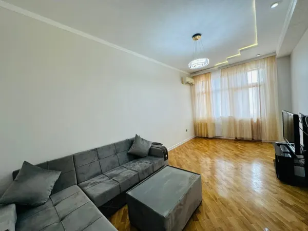 Tibb universitetinin yanı